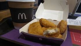 Калорийность 9 наггетсов из McDonald's в Снежная Королева